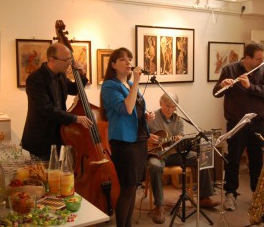 Das Blue Monday Jazz Trio auf einer der Nymphenspiegel-Ausstellungs-Vernissagen im Grünen Saal des Botanischen Gartens